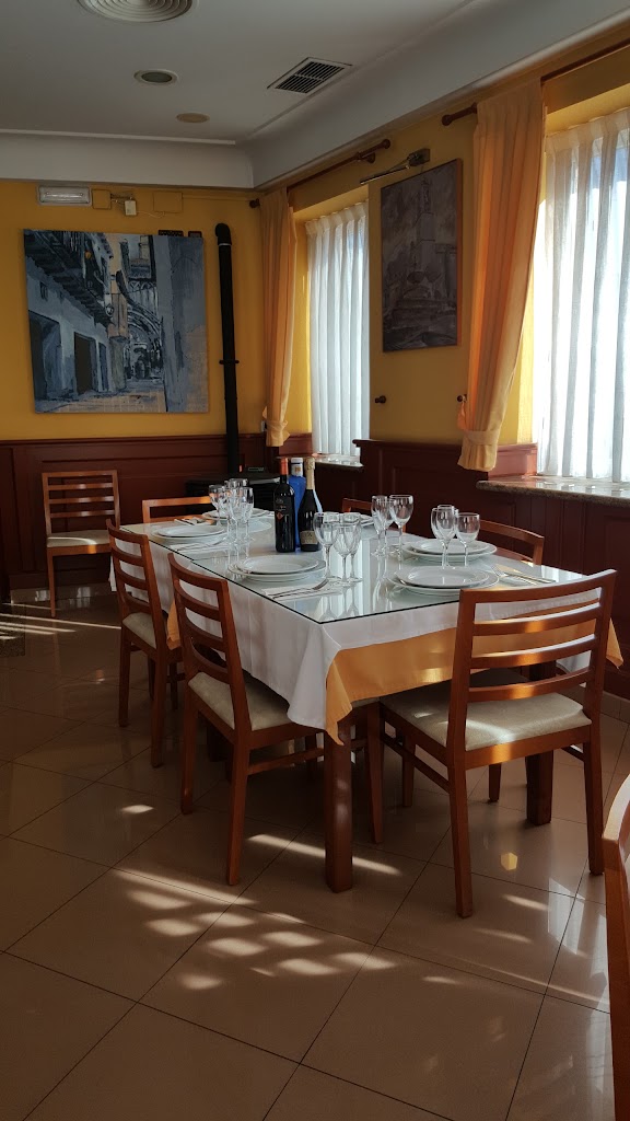 REINAS cafeteria restaurante. — Ambiente