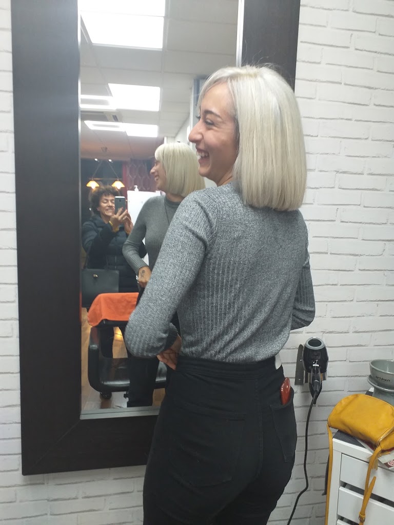 Javier y Cari PELUQUERIA ESTETICA. — Peinado