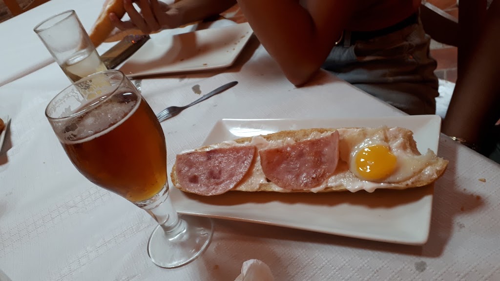 La brasa — Comida y bebida