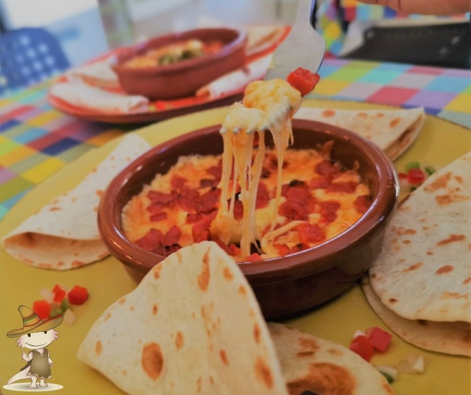 Ajolote Bar — Comida y bebida