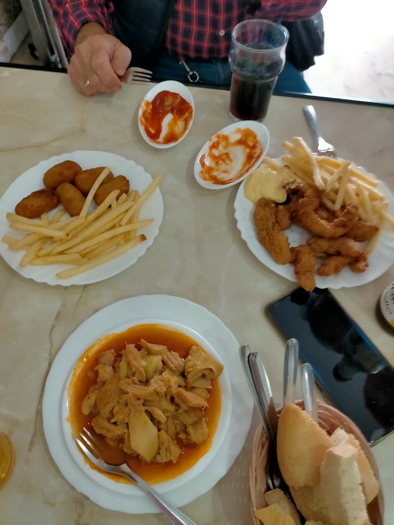 Bar Manolo — Comida y bebida