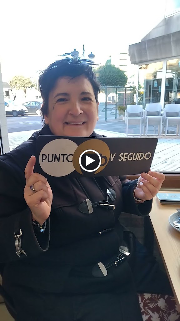 Cafe-Bar Punto y Seguido — Videos