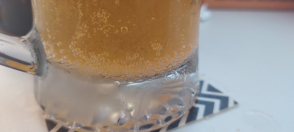Cerveceria Roque — Comida y bebida