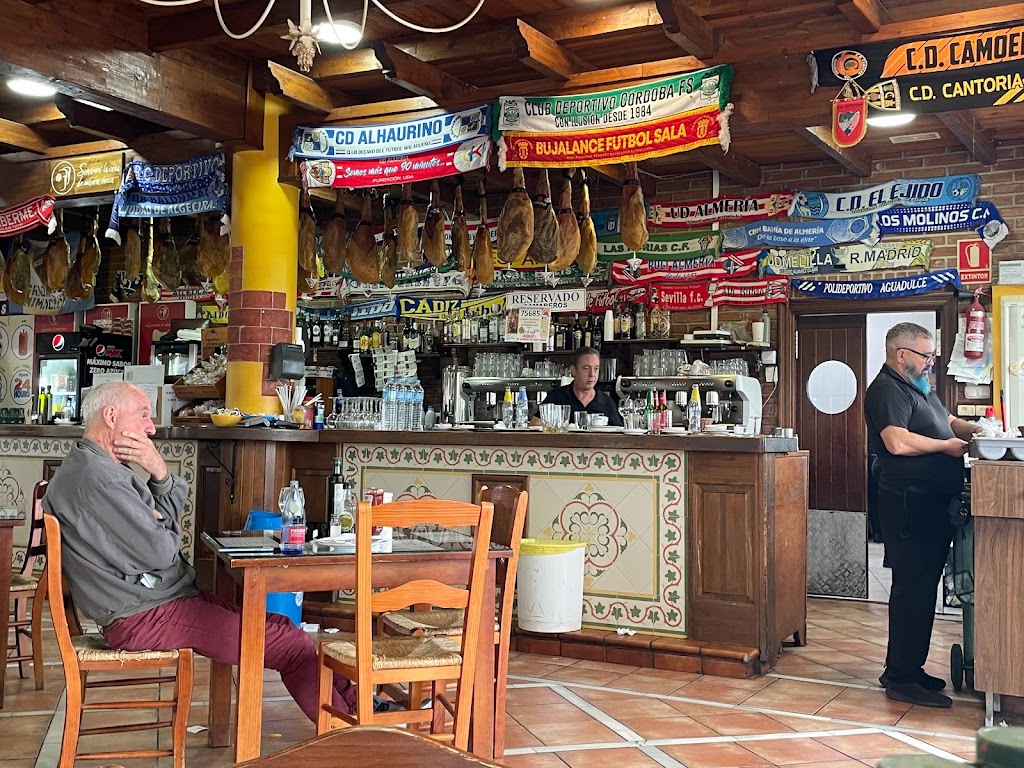 Estacion de servicio Cepsa — Interior