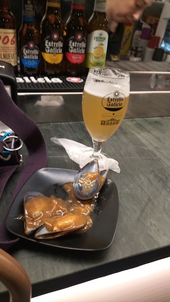 Bar Varu — Comida y bebida