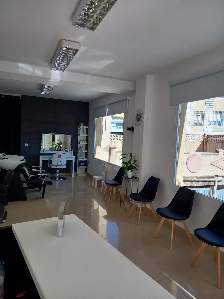 Salon de Belleza M — Interior