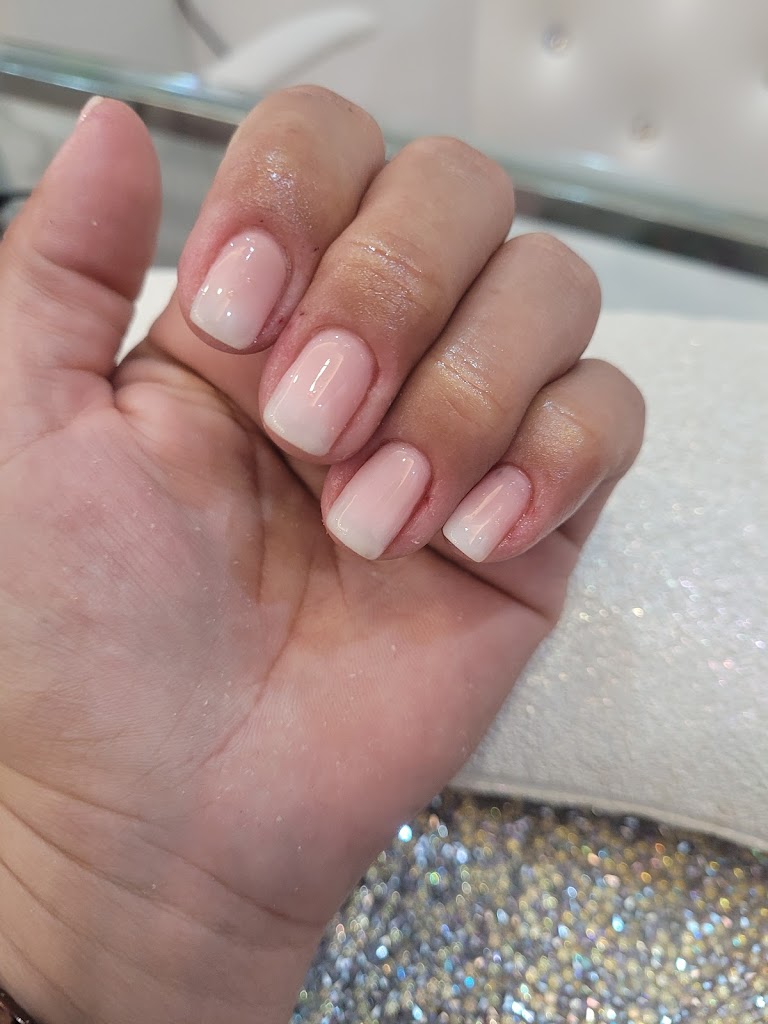 Queen Nails - Beauty Salon- Marbella