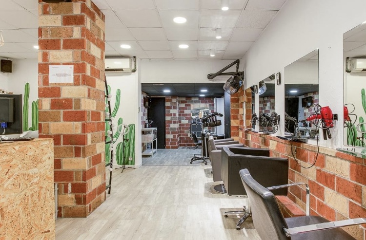 Urban salon de belleza y salud capilar — Interior