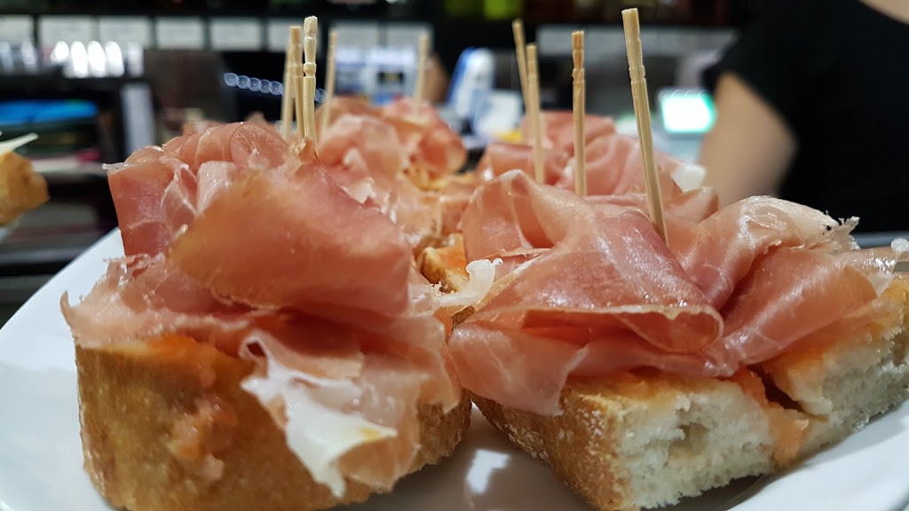 La Taberna De Alba — Comida y bebida