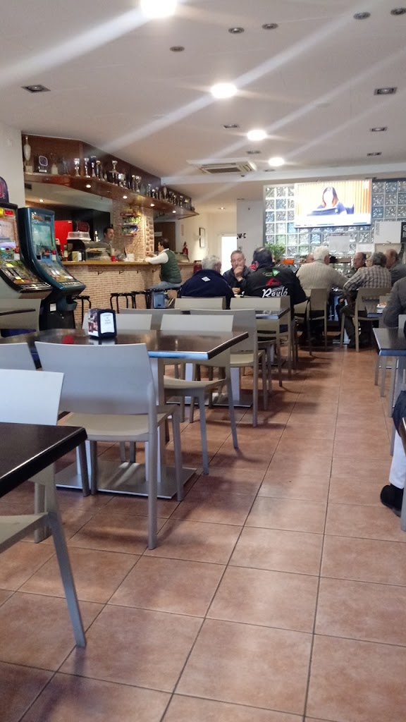 Cafeteria Bar Restaurante Tony's — Ambiente