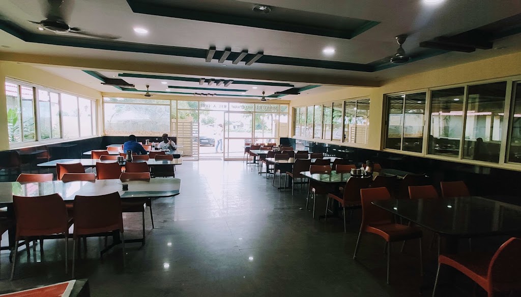 Mayuri Bar And Restaurant Cl 7