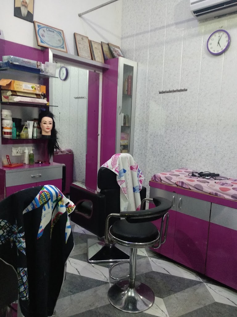 Disha Beauty Parlour