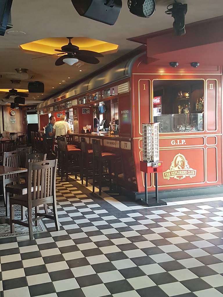 The Explorers Club — Ambiente