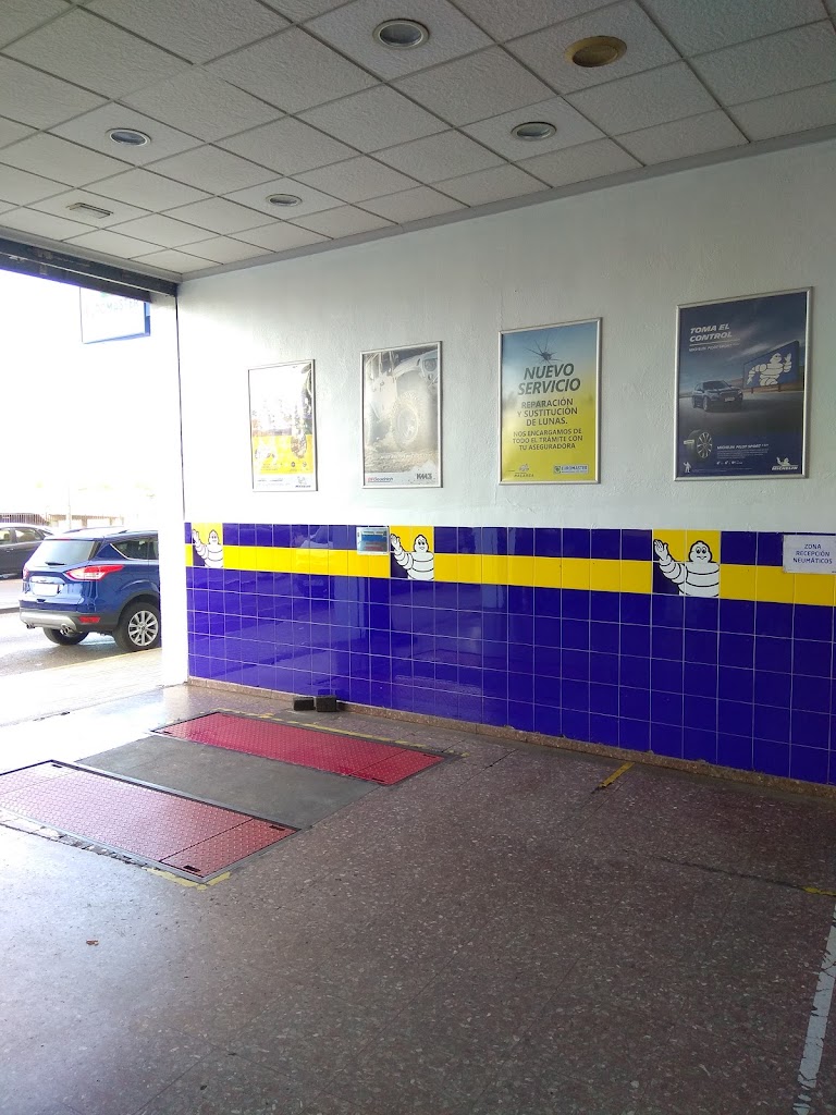 Euromaster Sagunto Neumaticos Miguel e Hijos — Interior