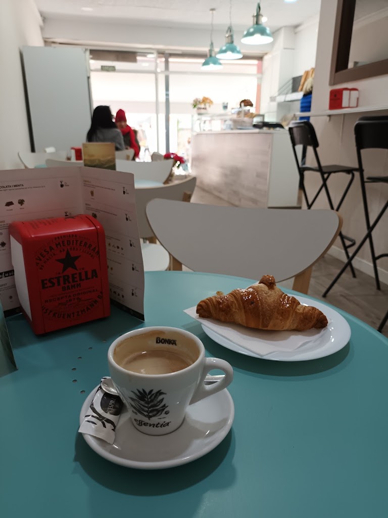 Cafeteria Granja La Merce — Comida y bebida