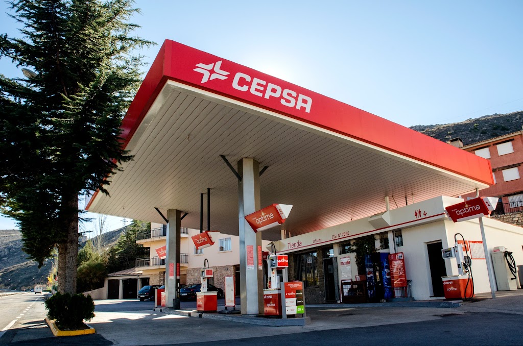 Estacion de servicio CEPSA ALPUENTE — Surtidor de combustible