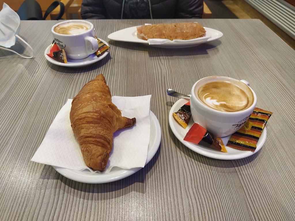 Monica — Comida y bebida