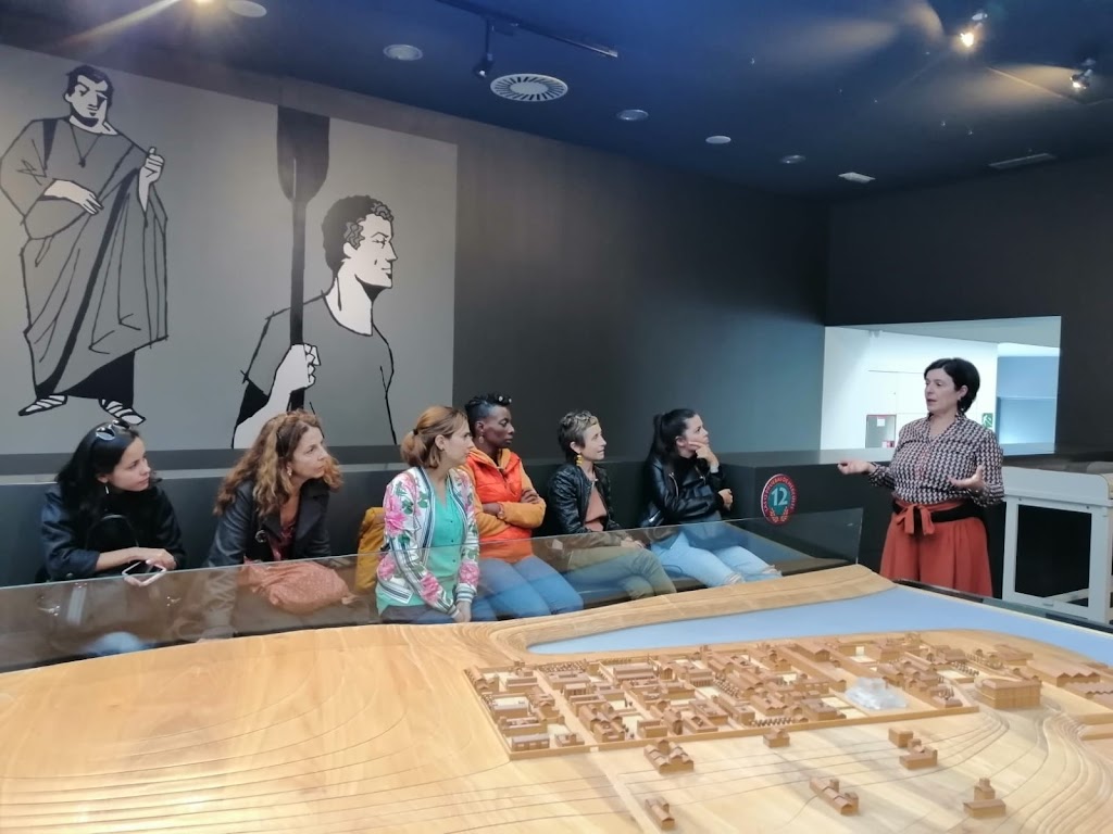 Los Viajes de Aspasia (cursos de Arte y Arqueologia)