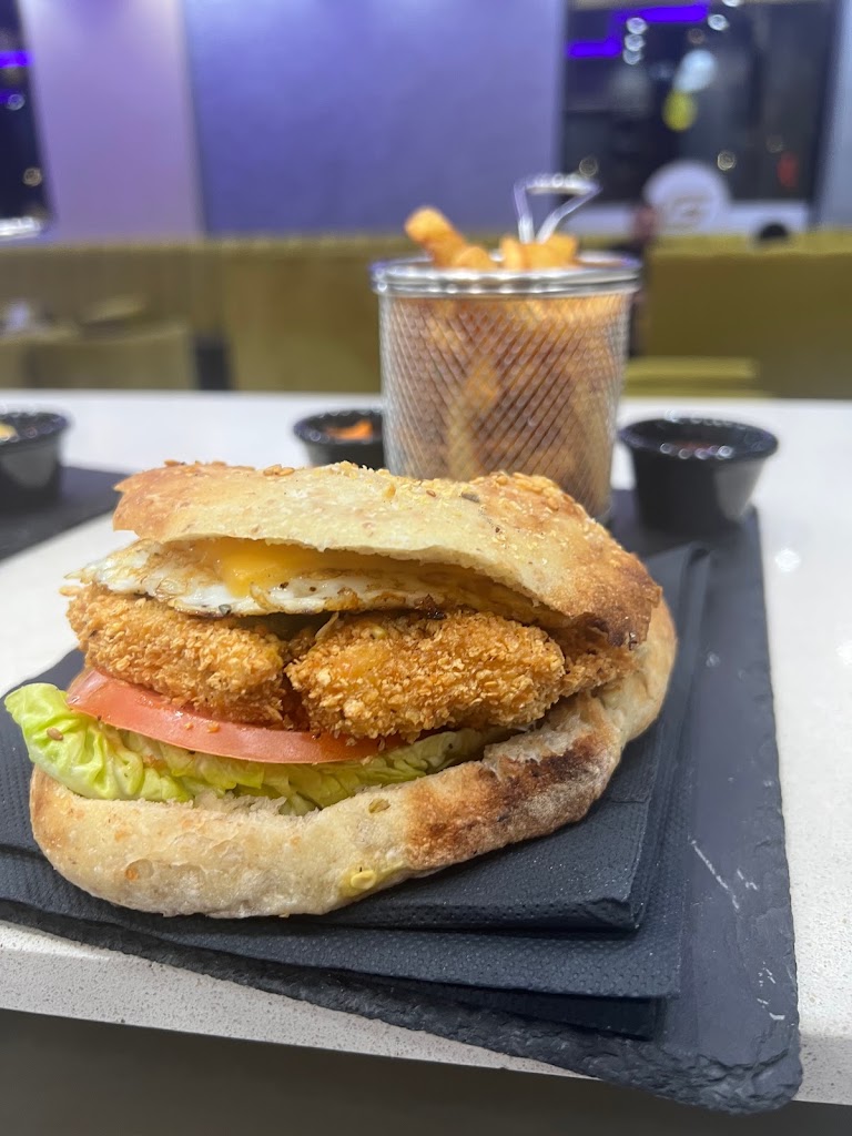 DAR KBIRA — Comida y bebida