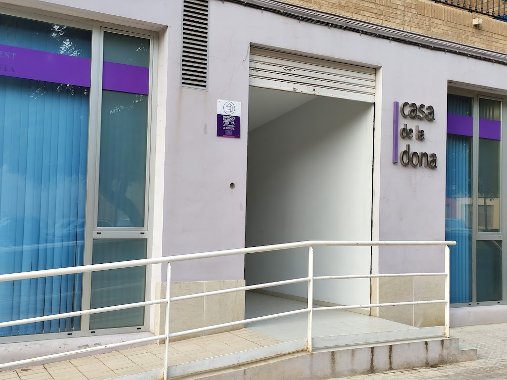 Casa De La Dona (Casa de la Mujer)