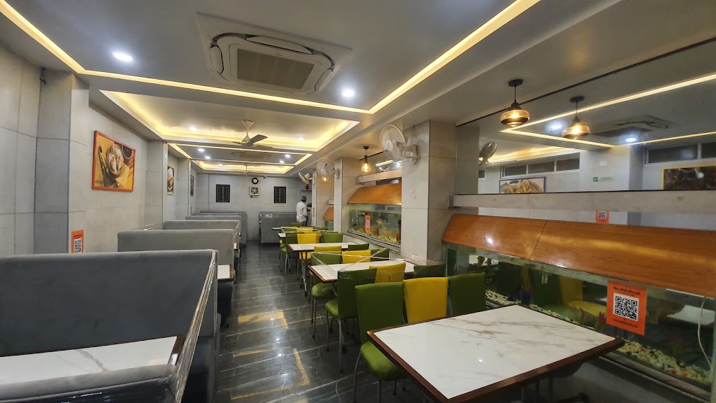 Anando Foods Vegetarian Restaurant In Bhuj