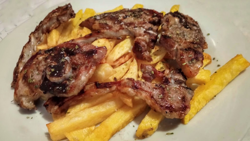 Bar La Carpintera Carne A La Brasa — Comida y bebida