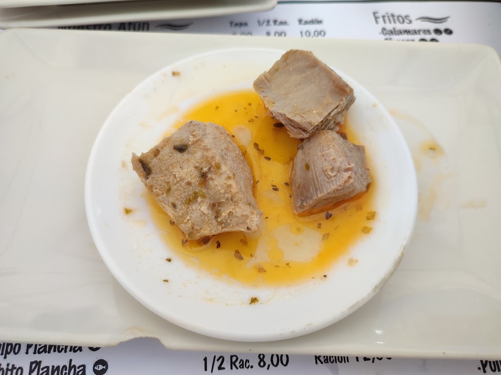 Taberna Abelardo — Comida y bebida