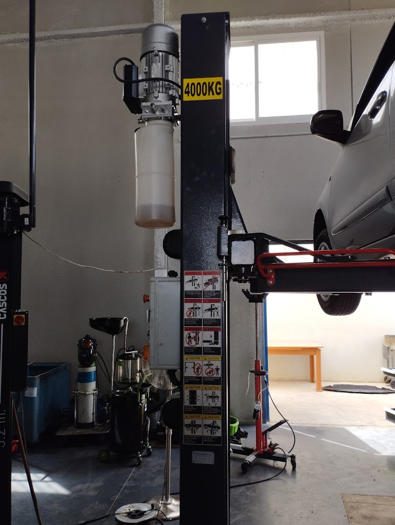 AutoHUB — Interior