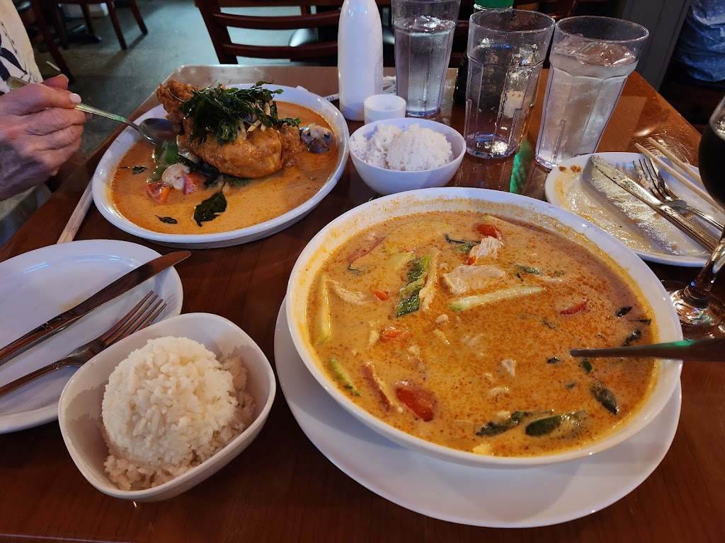 Nana Noodles and Sushi Bar