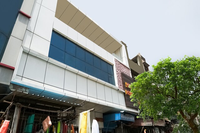 Oyo 81988 Hotel Royal Inn