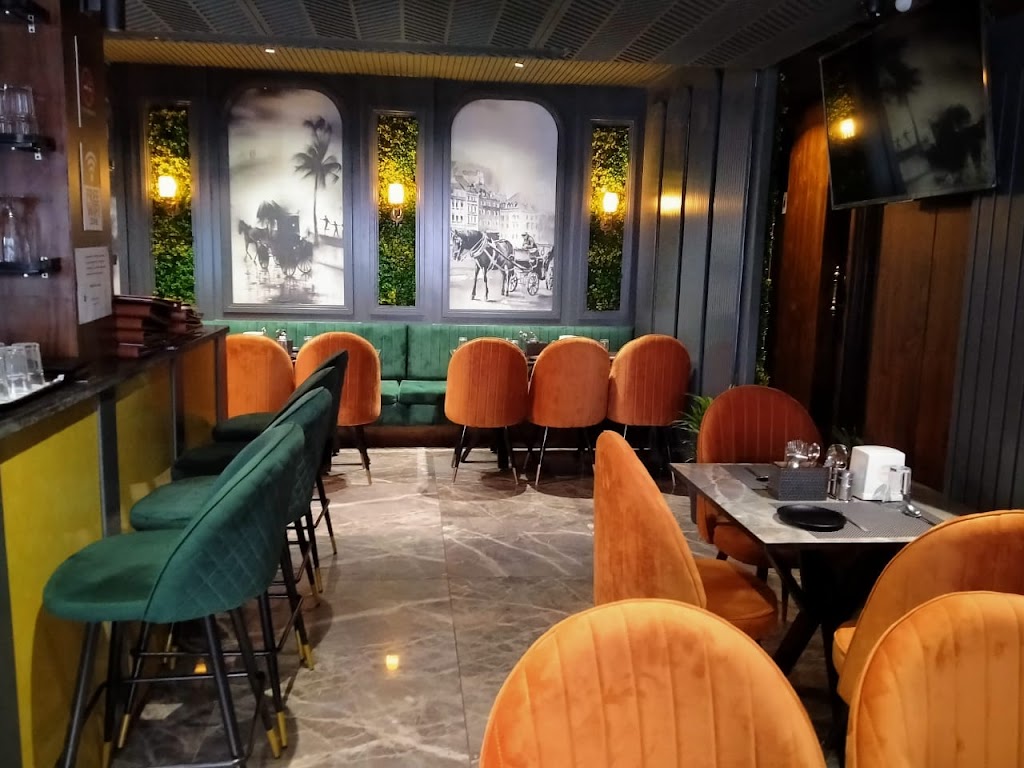 Hooter Restro Bar