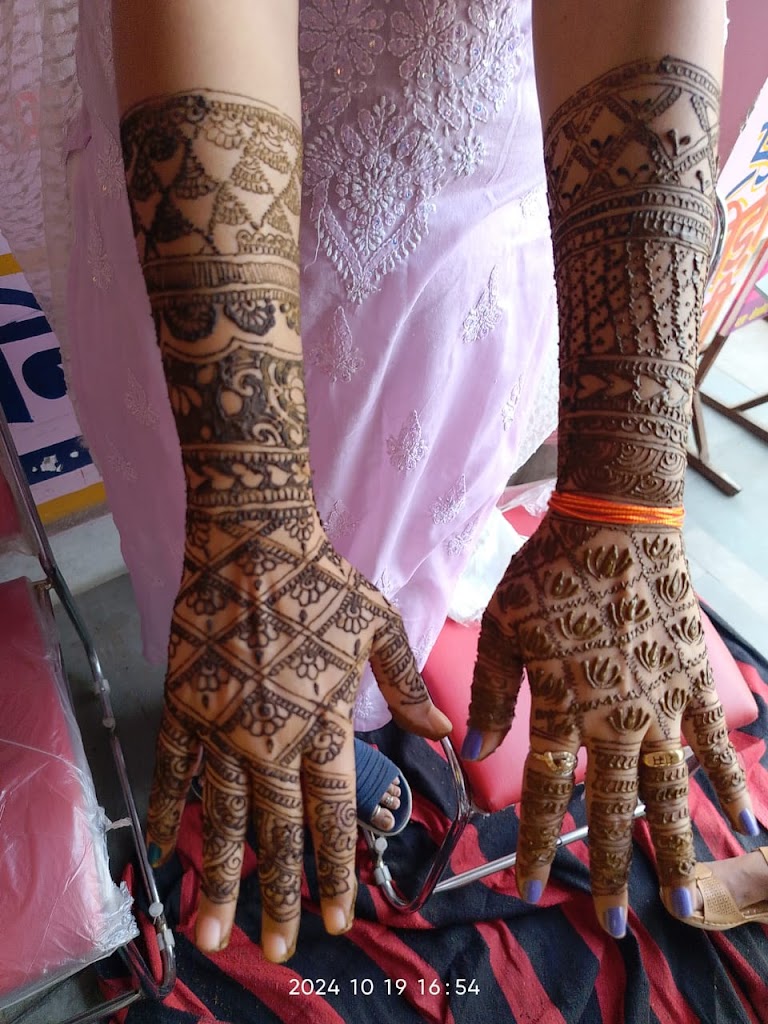 Tips Beauty Parlour And Butic Centre