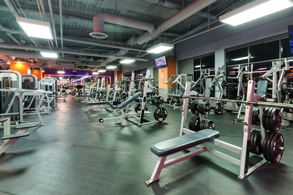  Crunch Fitness - West Hollywood