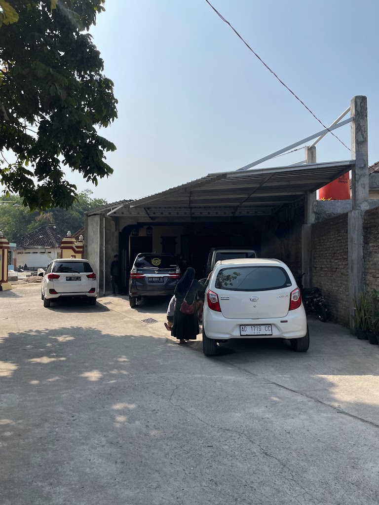 Bengkel Kaki Kaki Mobil "Pak Hari"