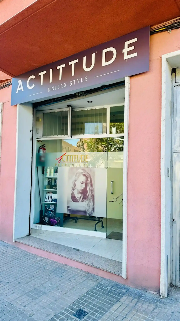 Acttitude Peluqueria en Vila-seca Unisex — Exterior