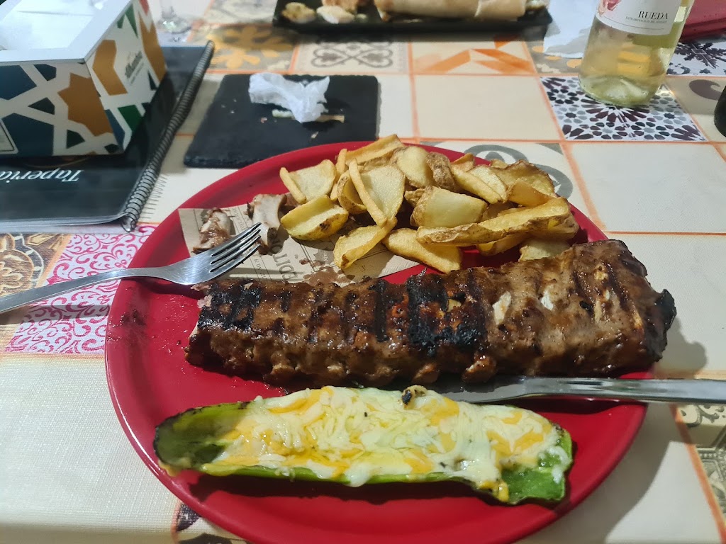 CAFE TAPERIA SORAYA — Comida y bebida