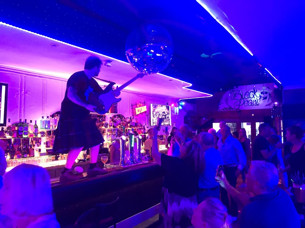The Pearl Karaoke Bar — Del propietario