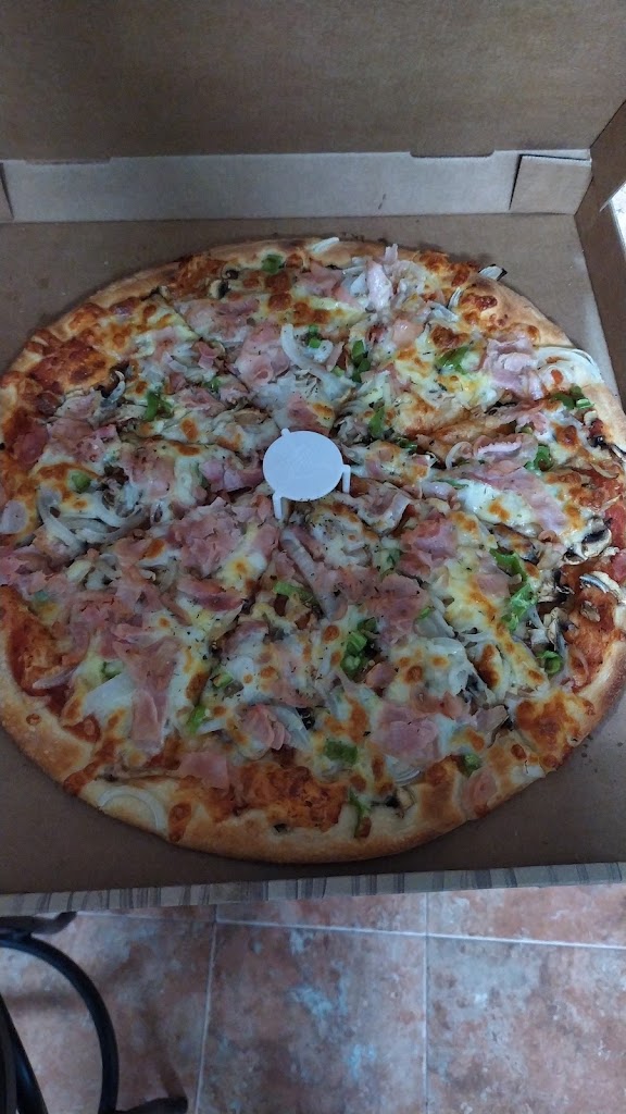 Domingo Pizzeria y Kebap — Comida y bebida