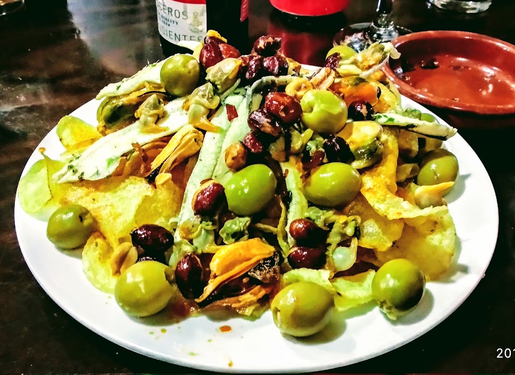 Bar Asador Julio — Comida y bebida