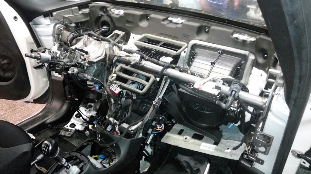 Serviço de Elétrica Auto em Sacavem