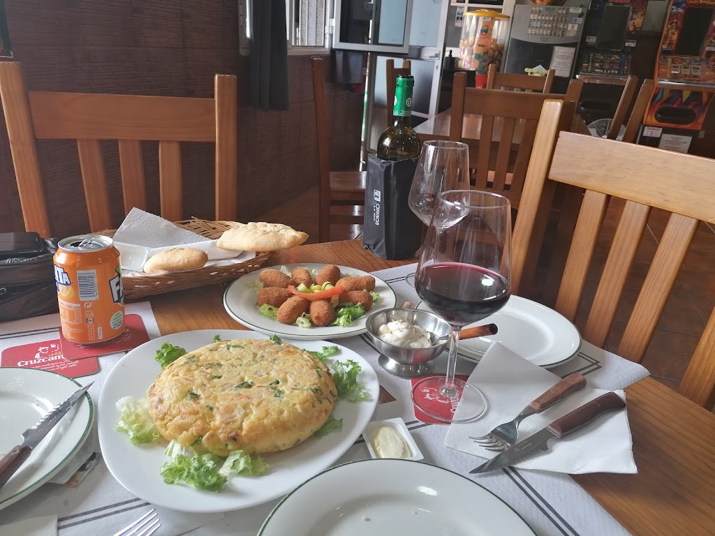 Bar Casi ke no — Comida y bebida