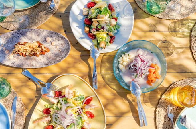 NOSSO Summer Club Marbella — Comida y bebida