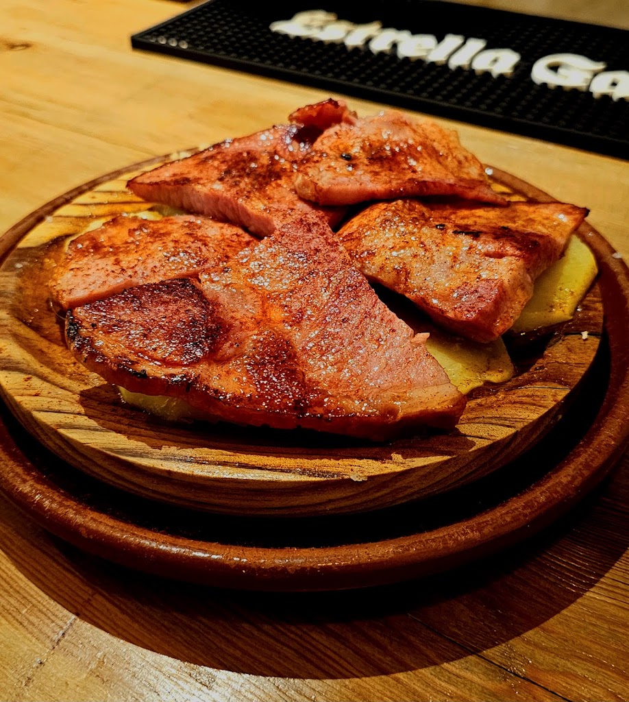 La Pinta Bar-Tapas — Comida y bebida