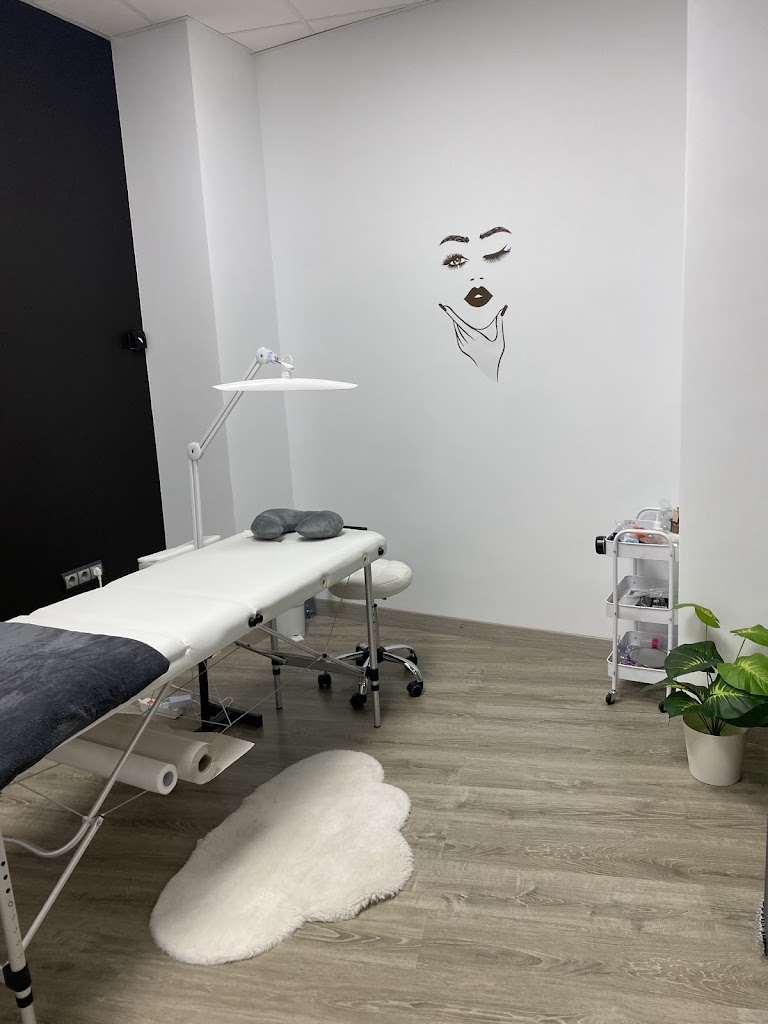 BEAUTY LAB — Interior