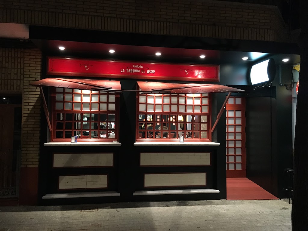 Katxis la taberna el beso