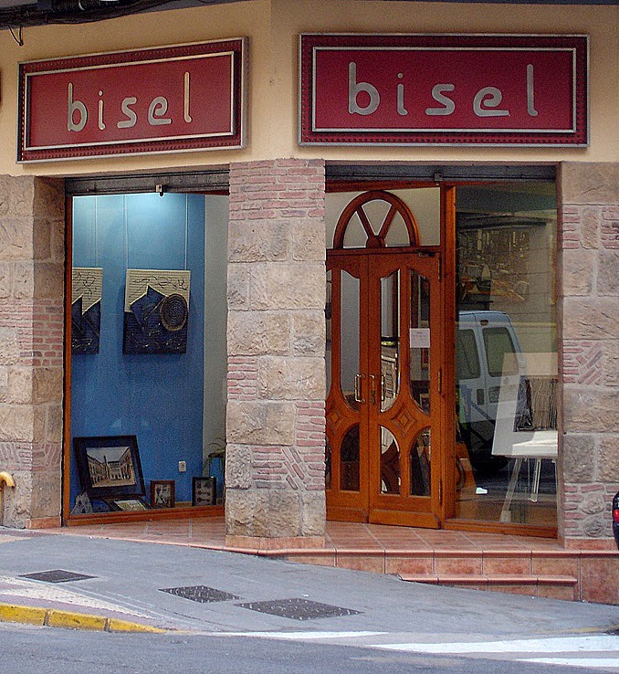 Bisel Cristaleria, tienda de enmarcacion a medida en Alcaniz