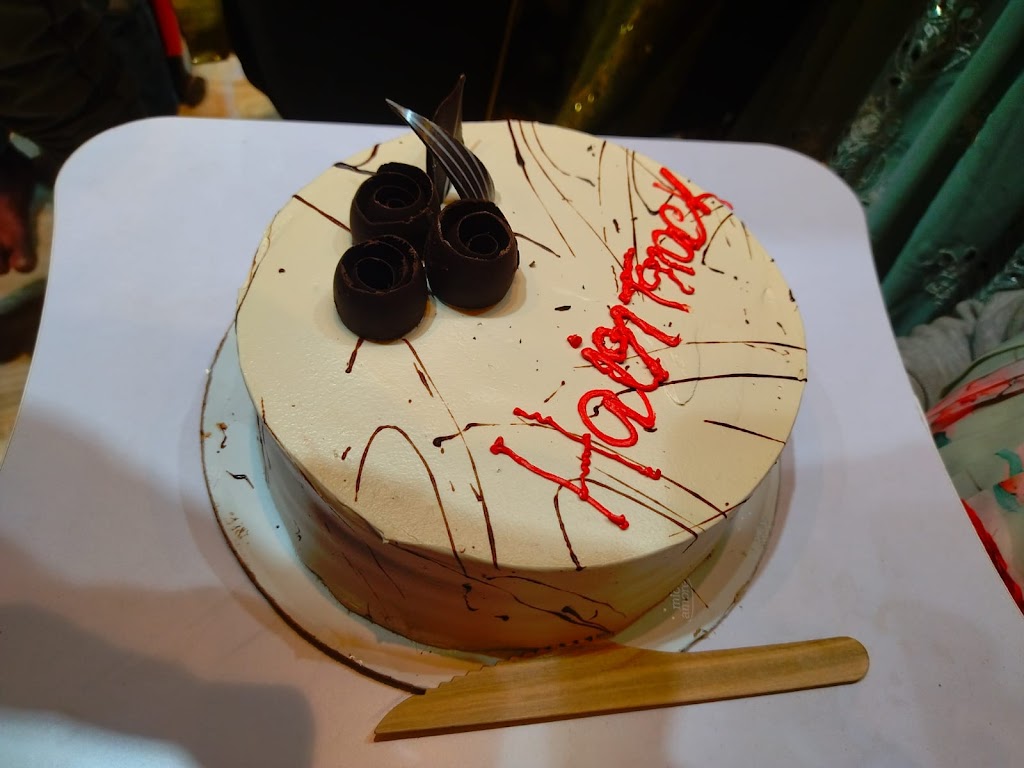 Hair Track Family Salon