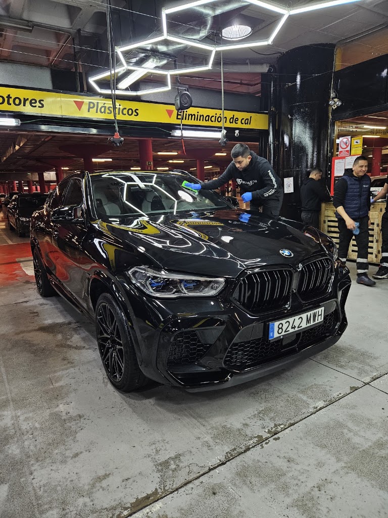 Chapo bubble car wash lavado de coches detailing plaza norte — Del propietario