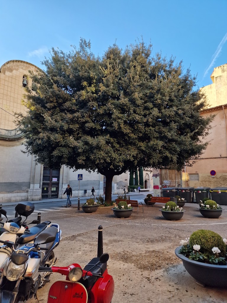 Carrer de Misericordia 12 Parking
