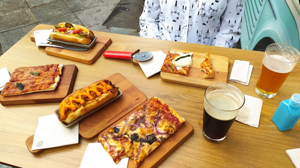 Bar Almacen 27 — Comida y bebida